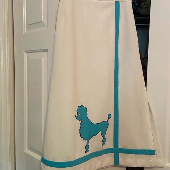 Elegant Cream Skirt with Blue Accent - Picture 1 of 1